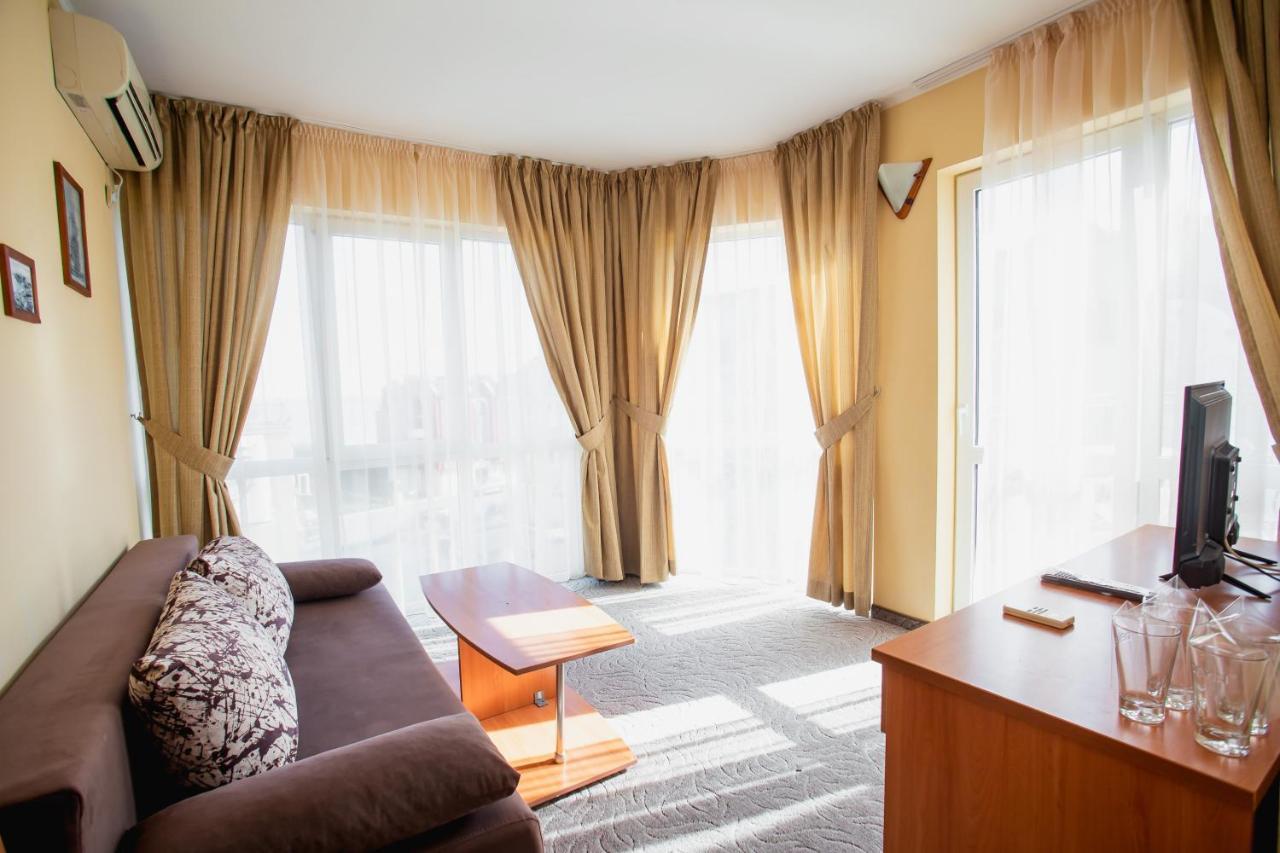 Hotel Dolphin Ravda Extérieur photo