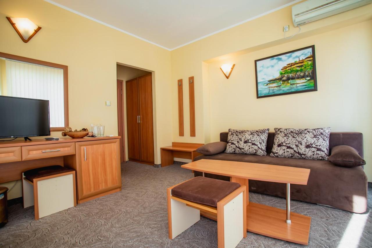 Hotel Dolphin Ravda Extérieur photo