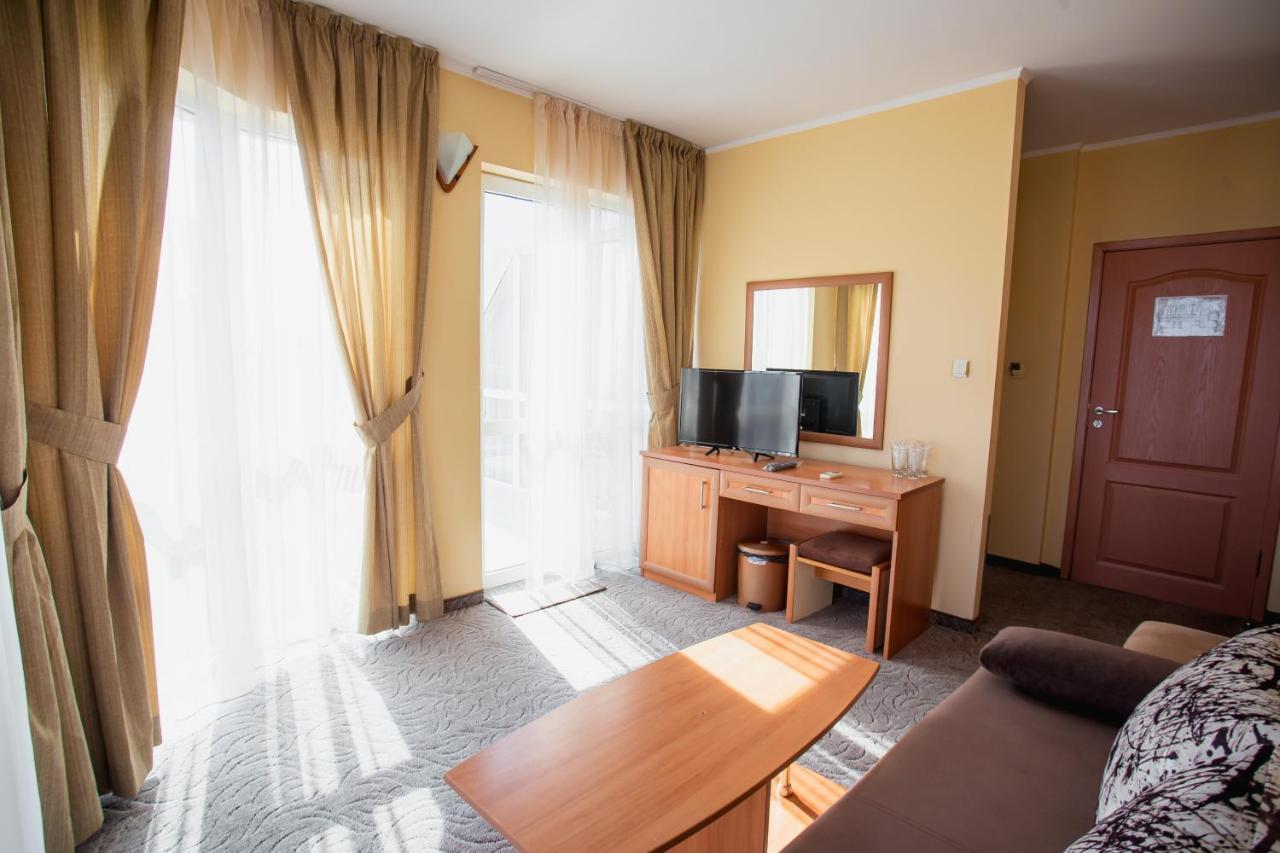 Hotel Dolphin Ravda Extérieur photo