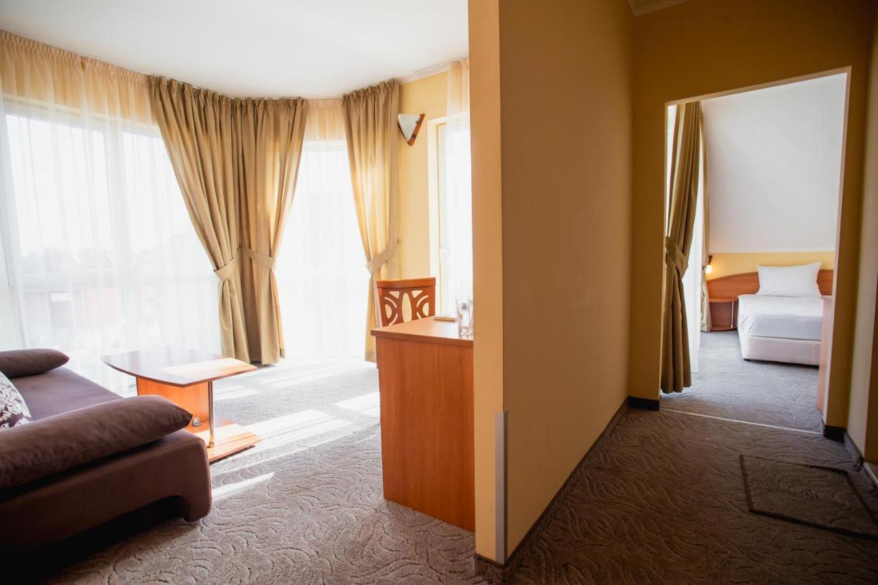 Hotel Dolphin Ravda Extérieur photo